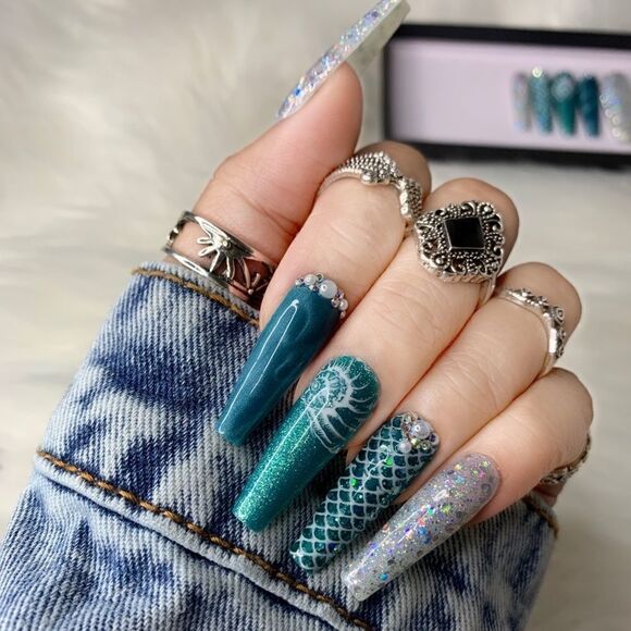Mermaid 🧜♀️ Custom Press On Nails | High Quality Nails | Handmade - Picture 1 of 15